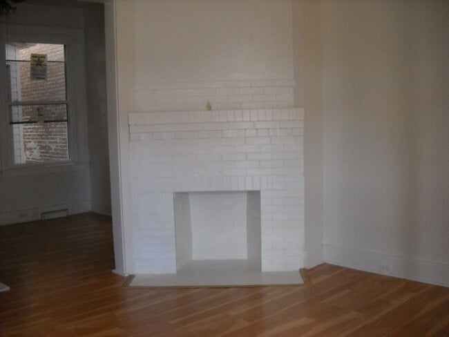 Building Photo - 718 Columbia Ave