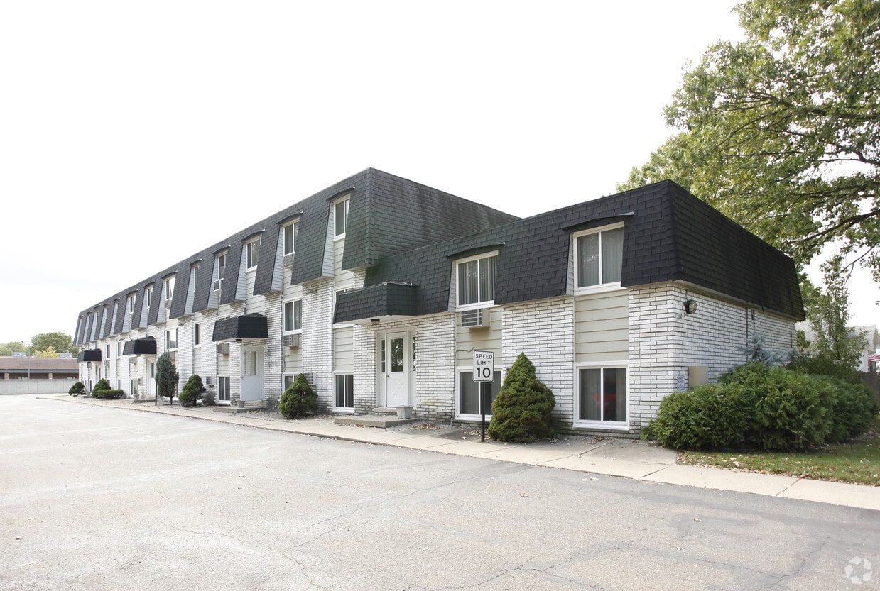 30043 Beechwood Ave, Garden City, MI 48135 Apartments in Garden City