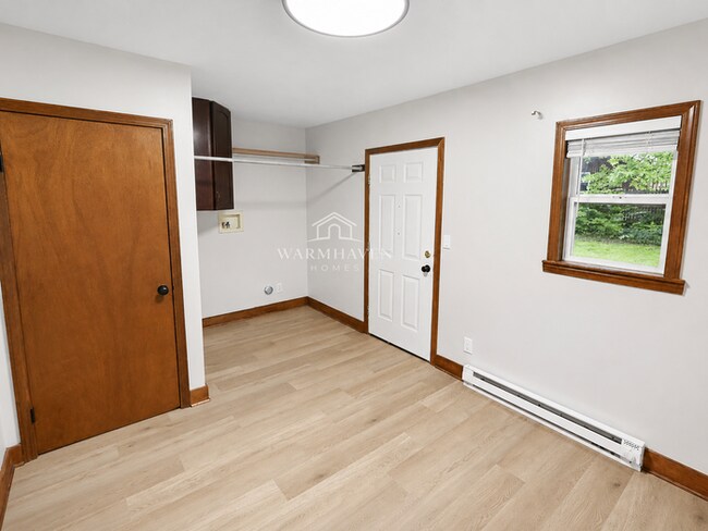 Foto del edificio - 303 Barder Ave