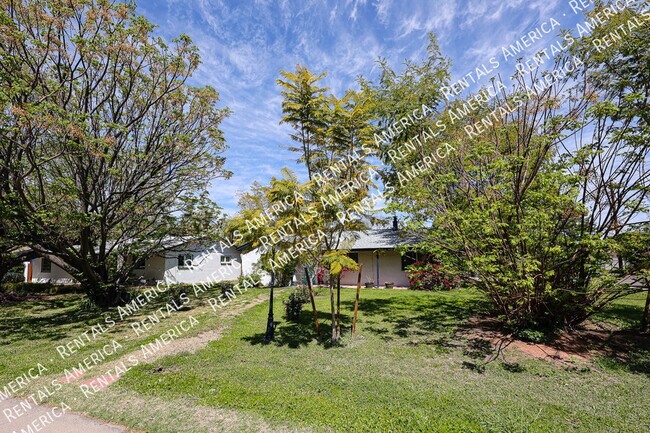 Foto del edificio - 1538 E Cedar St