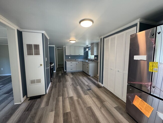 Foto del edificio - 3 bedroom in Sharon