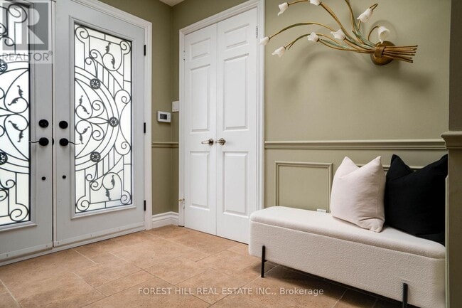 Building Photo - 244 Waterloo Ave