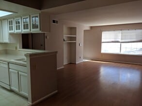Building Photo - 9160 E Arbor C