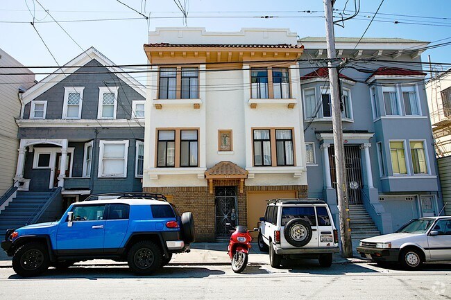 Building Photo - 425 2nd Ave