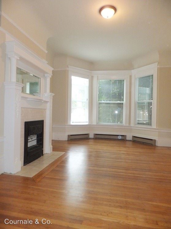Primary Photo - 1456 Waller St