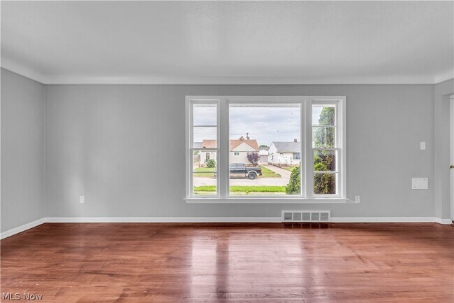 Foto del edificio - 15508 Wingate Rd