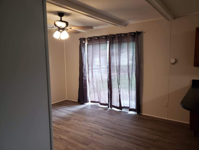 Building Photo - 1617 Cherry Hill