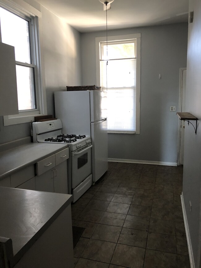 Building Photo - 1248 N Wolcott Ave