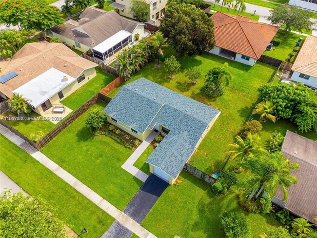 Building Photo - 568 SW 169th Terrace