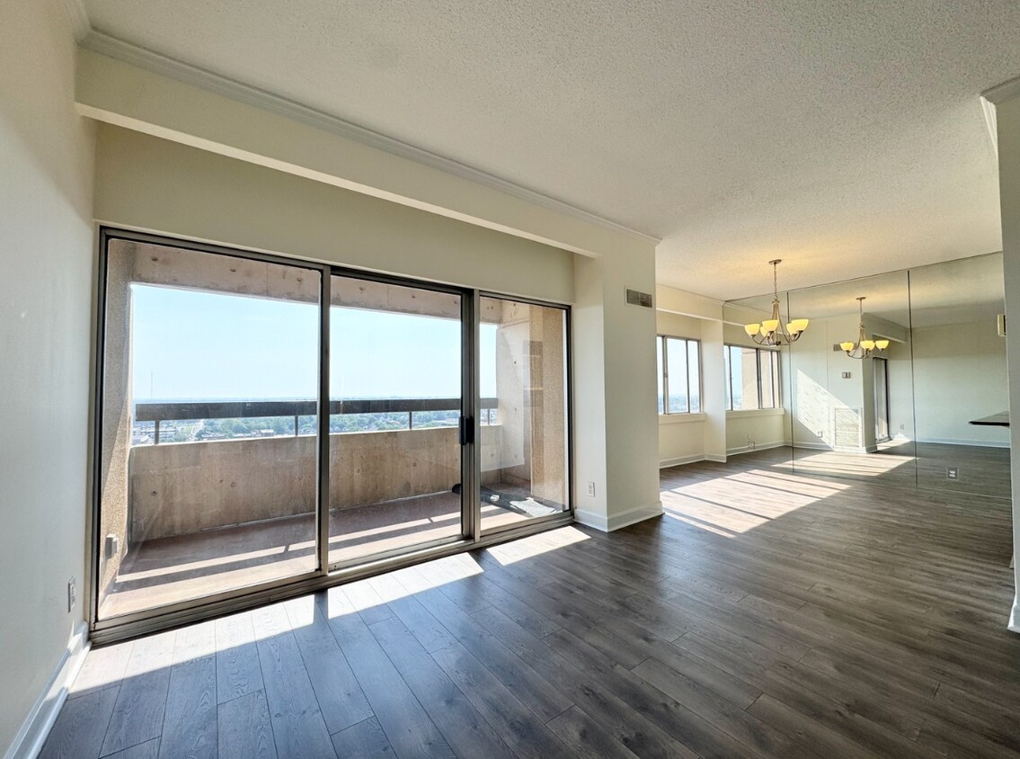 Foto principal - 2510 Grand Blvd