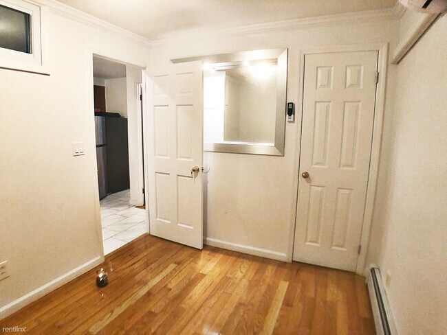 Foto del edificio - 2 br, 1 bath House - 8848 20th Ave