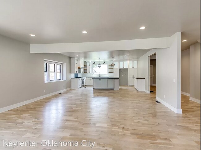 Building Photo - 4 br, 4 bath House - 1122 NW 13th St