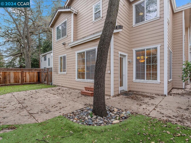 Building Photo - 47 Oak Gate Pl