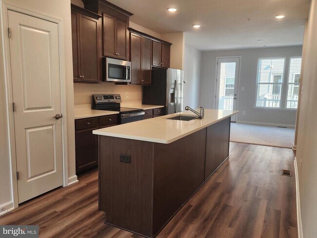 Foto del edificio - 5929 Northwest Dr