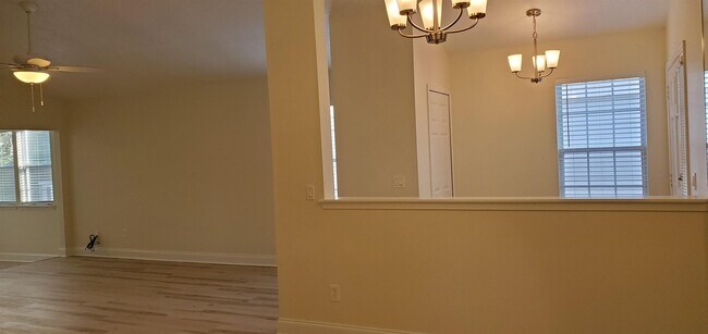 Foto del edificio - 176 Turtle Cove Ct