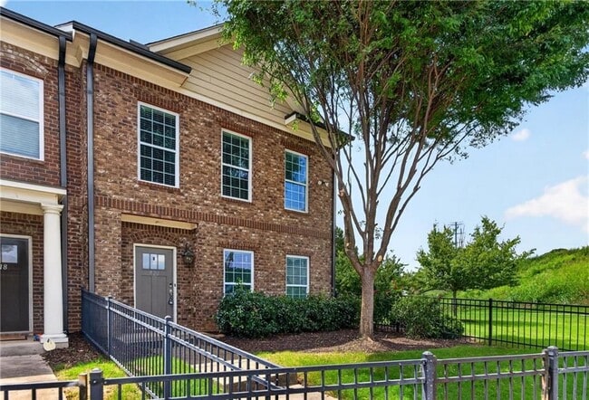 Foto del edificio - 920 Westmoreland Circle Northwest