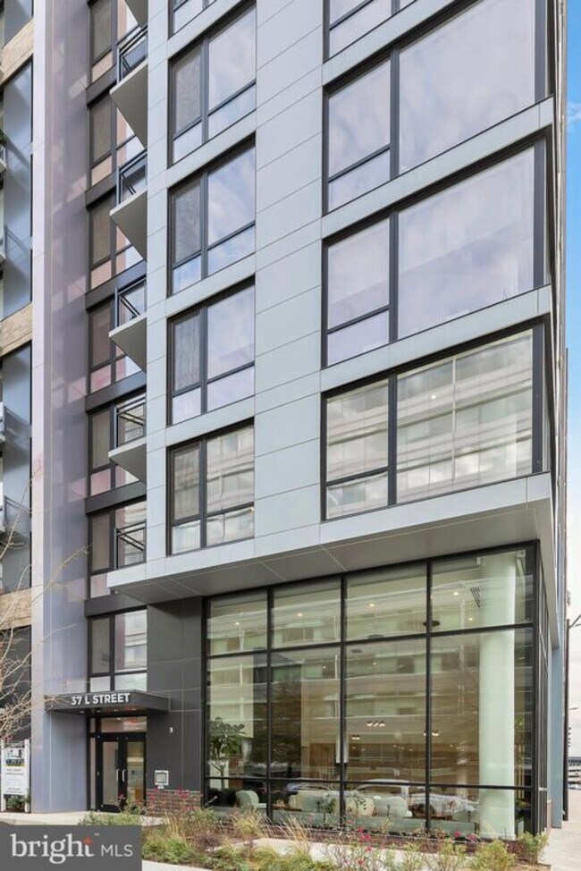 Foto del edificio - 37 L St SE