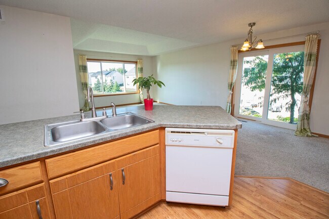 Building Photo - 505 Elena Ln