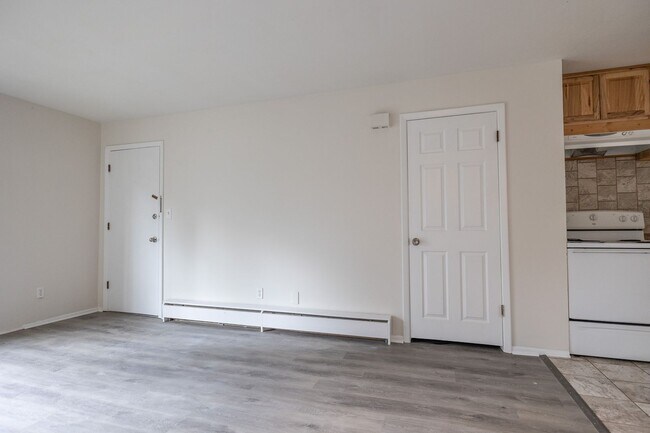 Building Photo - East Boulder - Spacious 2BR/1BA