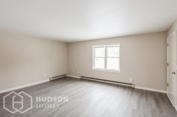 Foto del edificio - NOW AVAILABLE! 306 Lansing Avenue Unit 2, ...
