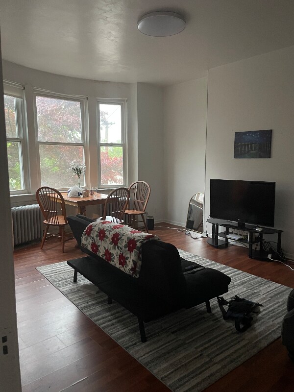 Foto principal - 1654 Denniston St
