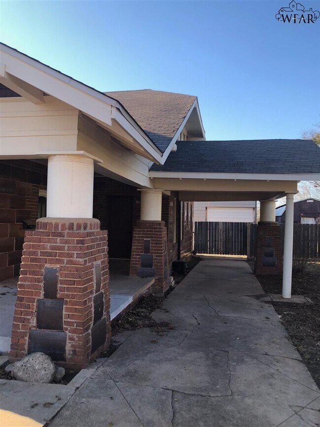Building Photo - 1510 Garfield St