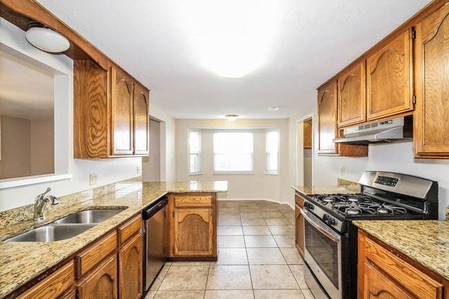 Building Photo - 9205 N Eagle Ln