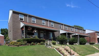 Building Photo - Foxridge Townhomes