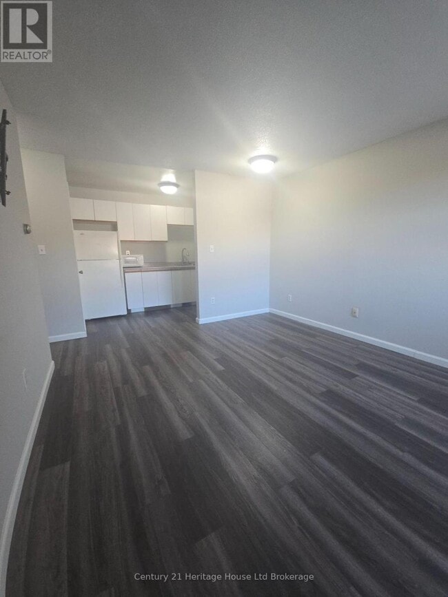 Building Photo - 56 Hiawatha Rd