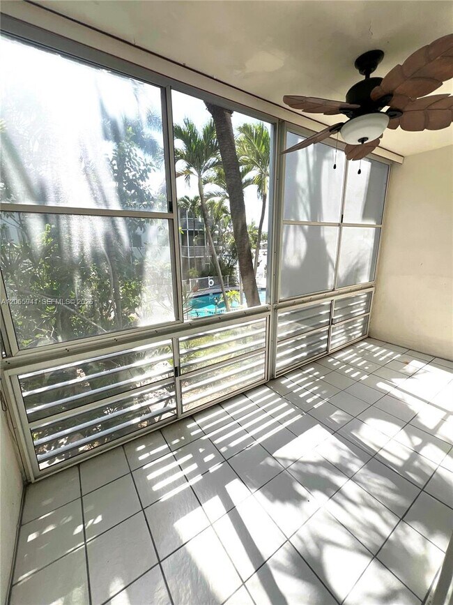 Foto del edificio - 1535 SE 15th St