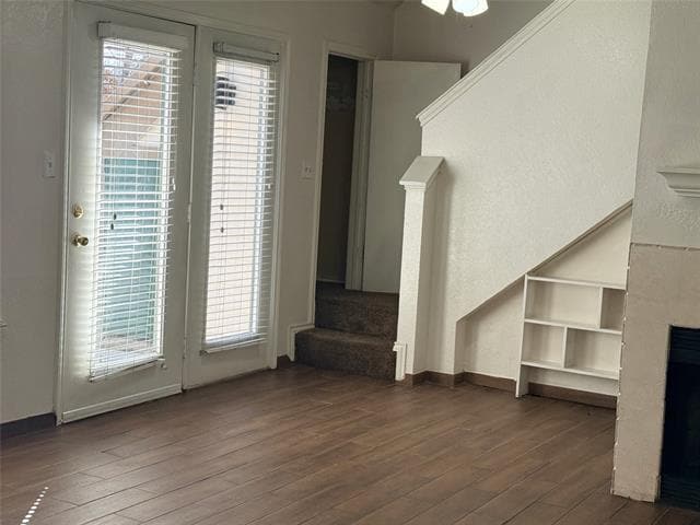 Building Photo - 2300 Bamboo Dr