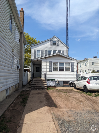 Building Photo - 309 Spencer St