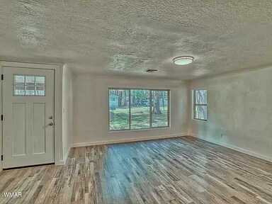 Building Photo - 2580 Poplar Dr