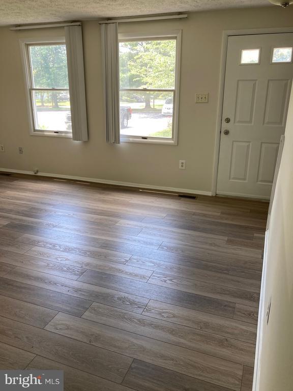 Building Photo - 6632 Pebble Ct