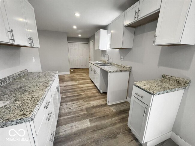 Building Photo - 4630 Farrington Ave