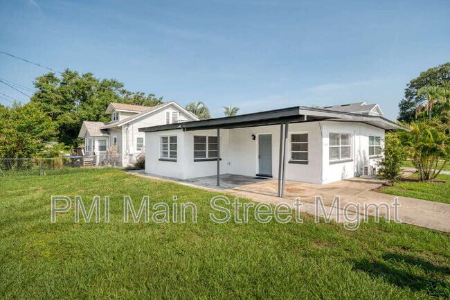 Building Photo - 2042 Chamberlin St