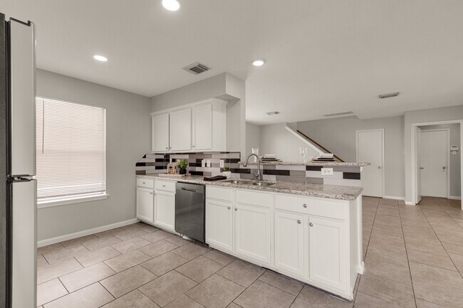 Foto del edificio - 8818 Iron Springs Dr