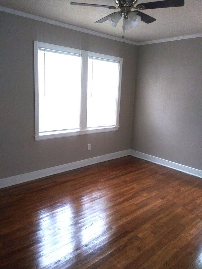Foto del edificio - 2066 Benton St