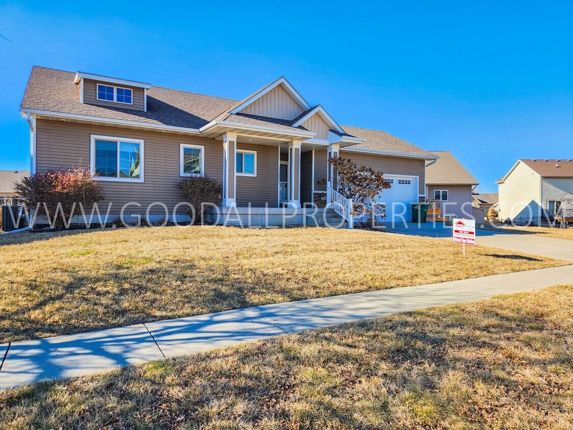 Primary Photo - Beautiful 3 Bedroom 2.5 Bath walkout ranch...