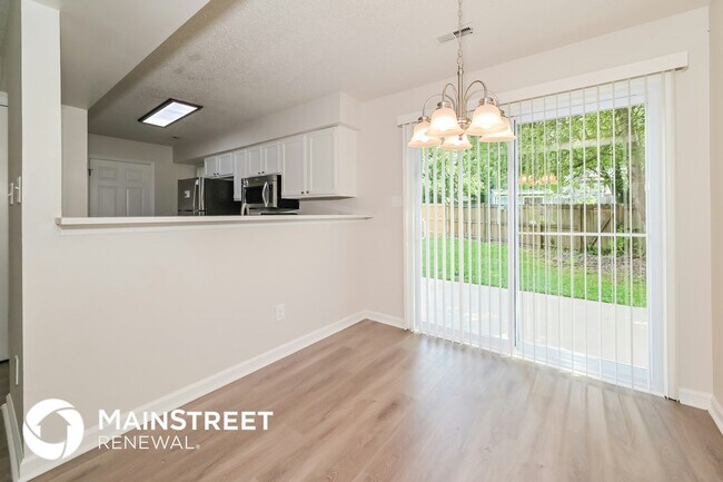 Foto del edificio - 7304 Ashford Glen Dr