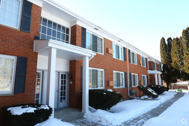 Building Photo - COLONIAL APARTMENTS