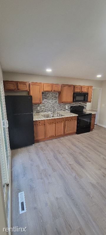 Building Photo - 4 br, 2 bath House - 1226 orchid ave