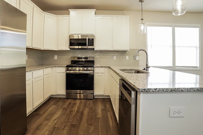 Foto del edificio - 6244 Whirlaway Rd