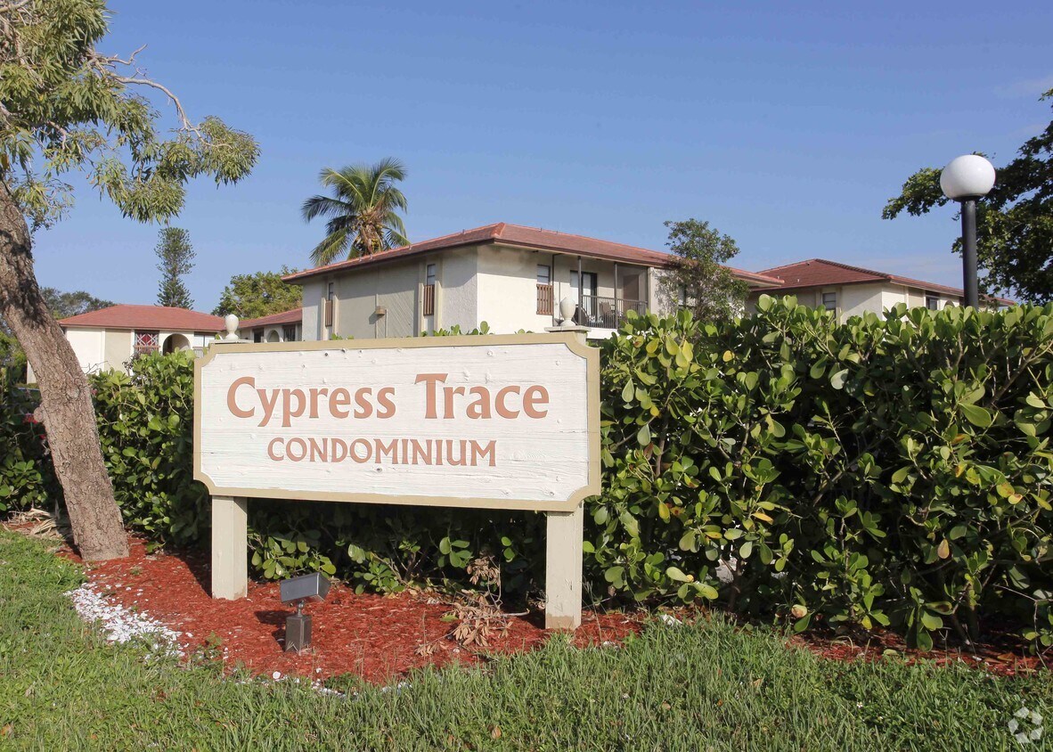 Cypress Trace Condo Apartments in Coral Springs, FL