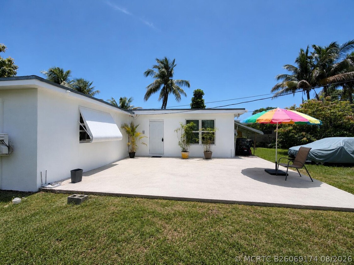 Building Photo - 6308 SW 25th St