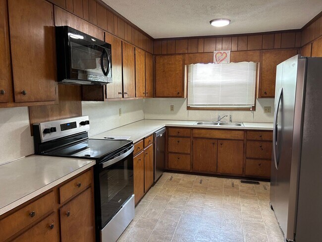 Foto del edificio - 4 Bedroom / 3 Bath One Level Home Kingsport TN