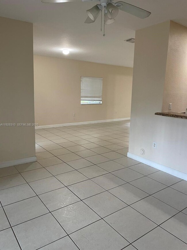 Foto del edificio - 380 NE 31st Terrace