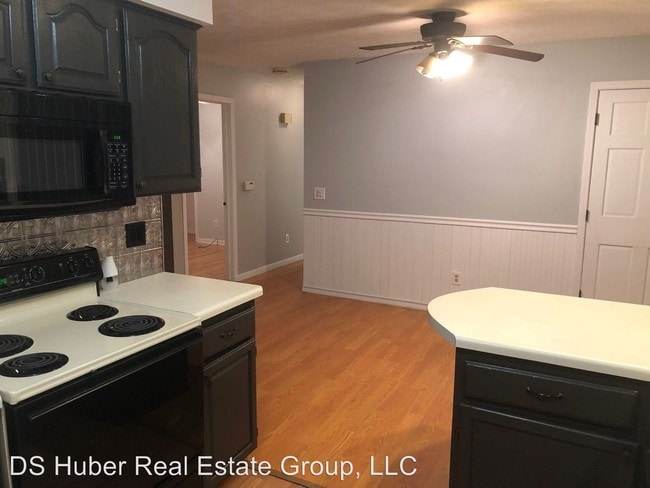 Building Photo - 3 br, 1.5 bath House - 6520 Victoria Shore Dr