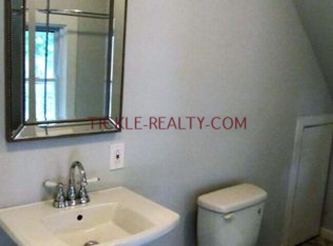 Foto del edificio - 3 Bedroom Single Family House