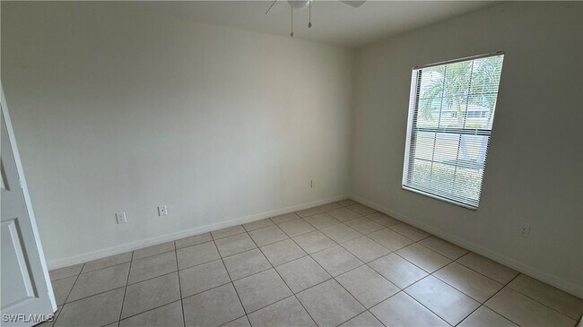 Foto del edificio - 705 Nicholas Pkwy W